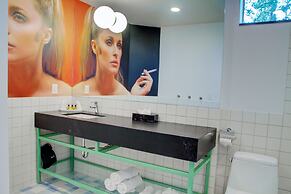 The Adler a Hollywood Hills Hotel