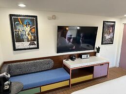 The Adler a Hollywood Hills Hotel