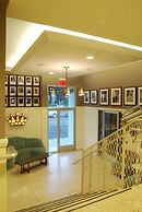 The Adler a Hollywood Hills Hotel