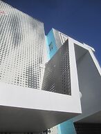 The Adler a Hollywood Hills Hotel