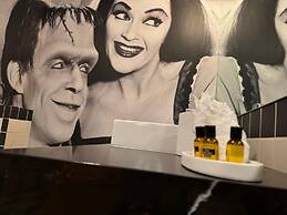 The Adler a Hollywood Hills Hotel