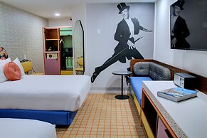 The Adler a Hollywood Hills Hotel