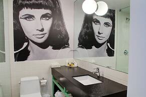 The Adler a Hollywood Hills Hotel