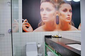 The Adler a Hollywood Hills Hotel