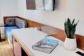 The Adler a Hollywood Hills Hotel