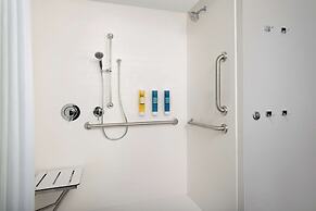 TRU by Hilton Miami Airport South Blue Lagoon, FL