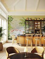 Naples Beach Club, a Four Seasons Resort