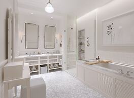 Naples Beach Club, a Four Seasons Resort