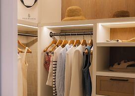 Naples Beach Club, a Four Seasons Resort