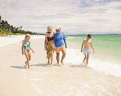 Naples Beach Club, a Four Seasons Resort