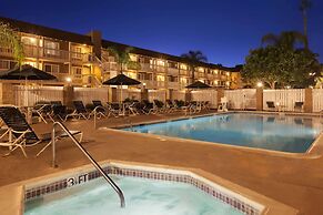 Ramada by Wyndham Costa Mesa/Newport Beach
