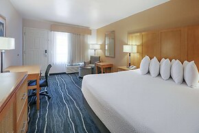 Ramada by Wyndham Costa Mesa/Newport Beach