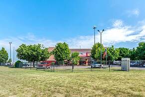 Coratel Plus Suites Wichita West Airport