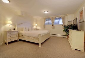 Senator Inn & Spa