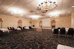 Senator Inn & Spa