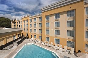 La Quinta Inn & Suites by Wyndham Lynchburg at Liberty Univ.