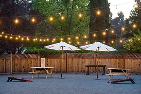 Los Gatos Lodge
