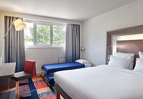 B&B HOTEL Cergy Port
