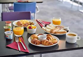 B&B HOTEL Cergy Port