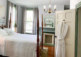 Meadows Inn Bed & Breakfast