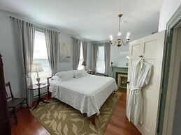 Meadows Inn Bed & Breakfast