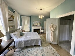 Meadows Inn Bed & Breakfast