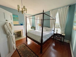 Meadows Inn Bed & Breakfast