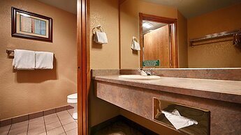 Best Western Plus Bayshore Inn