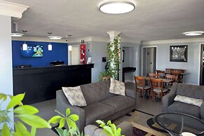 Days Inn by Wyndham Gonzales