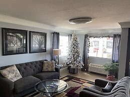 Days Inn by Wyndham Gonzales