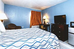 Coratel Inn & Suites by Jasper Park City - Wichita North