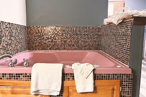 Coratel Inn & Suites by Jasper Park City - Wichita North