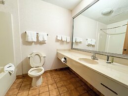 FairBridge Inn & Suites Batavia - Darien Amusement Park