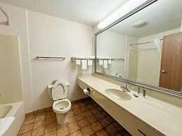 FairBridge Inn & Suites Batavia - Darien Amusement Park