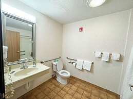 FairBridge Inn & Suites Batavia - Darien Amusement Park