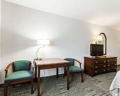 Quality Inn & Suites Stoughton - Madison South