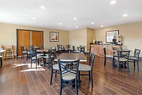 Quality Inn & Suites Stoughton - Madison South