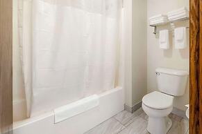 Quality Inn & Suites Stoughton - Madison South