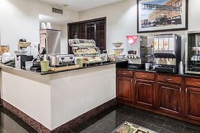 Quality Suites Burleson - Ft. Worth