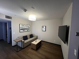 Garner Hotel Phoenix – Surprise by IHG