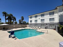 Garner Hotel Phoenix – Surprise by IHG