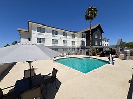 Garner Hotel Phoenix – Surprise by IHG