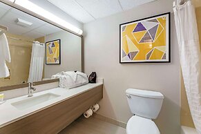 Comfort Inn & Suites Cuyahoga Falls - Akron