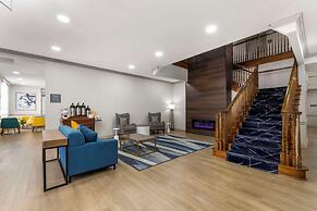 Comfort Inn & Suites Cuyahoga Falls - Akron