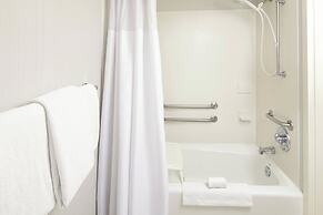 Courtyard by Marriott Detroit Brighton