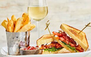 Courtyard by Marriott Detroit Brighton