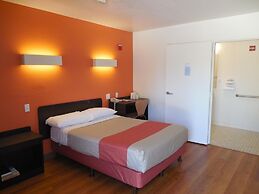 Motel 6 Temecula, CA - Historic Old Town