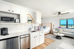 Pines & Palms Resort