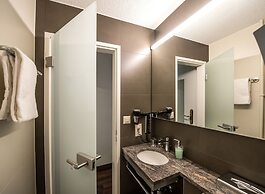 Alexander Guesthouse