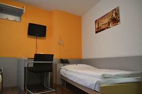 Alexander Guesthouse